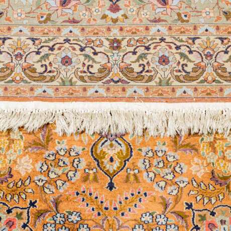Orientteppich aus Seide, 20. Jahrhundert, 190x125 cm. - фото 3