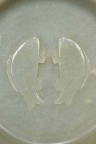 A WELL-CARVED WHITE JADE `TWIN FISH` BRUSH WASHER - Foto 3