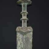 A FINELY CAST BRONZE SWORD - фото 4