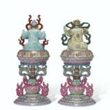 A VERY RARE PAIR OF FAMILLE ROSE ALTAR ORNAMENTS - фото 3