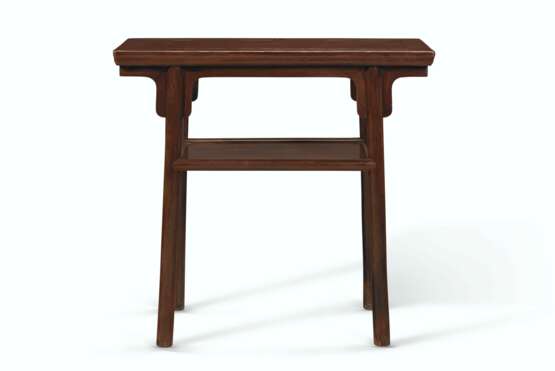 A SMALL HUANGHUALI RECESSED-LEG SIDE TABLE - фото 1