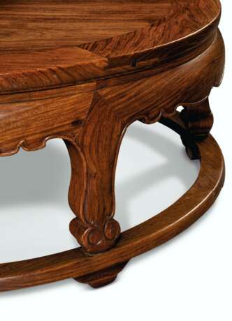 AN UNUSUAL HUANGHUALI ROUND LOW TABLE - photo 2