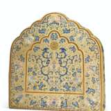 AN IMPERIAL EMBROIDERED YELLOW SILK CUSHION COVER - photo 2