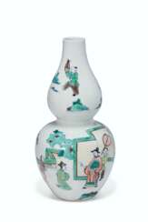 A DOUCAI DOUBLE-GOURD VASE