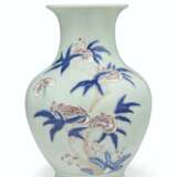AN UNDERGLAZE-BLUE AND COPPER-RED-DECORATED CELADON-GLAZED VASE - фото 1