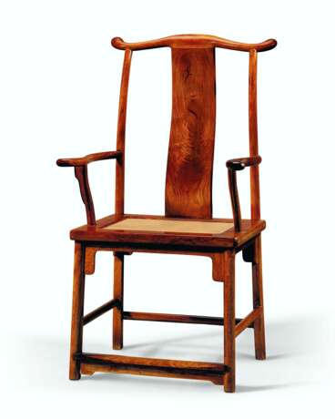 A RARE PAIR OF HUANGHUALI `OFFICIAL`S HAT` ARMCHAIRS - photo 2
