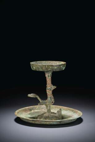 A BRONZE OIL LAMP - photo 1