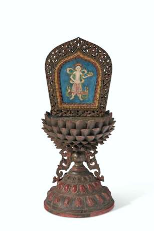 A GILT-LACQUERED WOOD BUDDHIST ALTAR ORNAMENT - photo 1