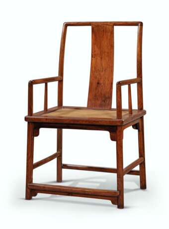 A PAIR OF HUANGHUALI `SOUTHERN OFFICIAL`S HAT` ARMCHAIRS - фото 3