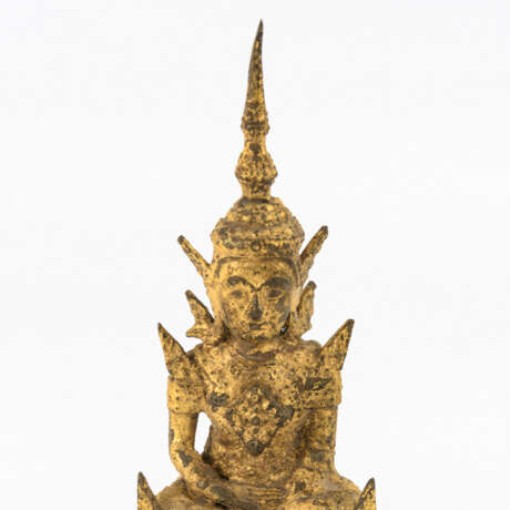 Vergoldeter kleiner Buddha im Rattanakosin-Stil - Foto 2