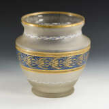 Biedermeier-Vase mit Goldmalerei - фото 1