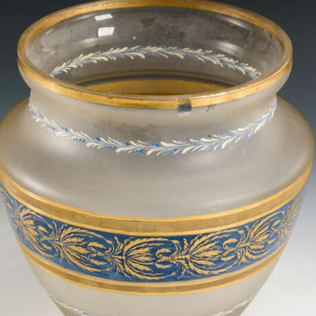 Biedermeier-Vase mit Goldmalerei - photo 3