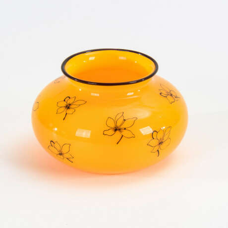 Art-déco-Vase mit Blumendekor - Foto 1