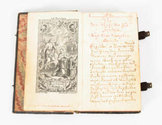 Handgeschriebenes religiöses Buch mit Kupferstichen