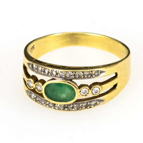 Ring mit Smaragd und Diamanten - photo 1