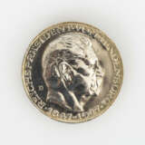 Medaille "Reichspräsident von Hindenburg 1847 - 1927" - photo 1
