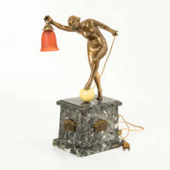 Art-déco-Lampe mit Bronze-Frauenakt