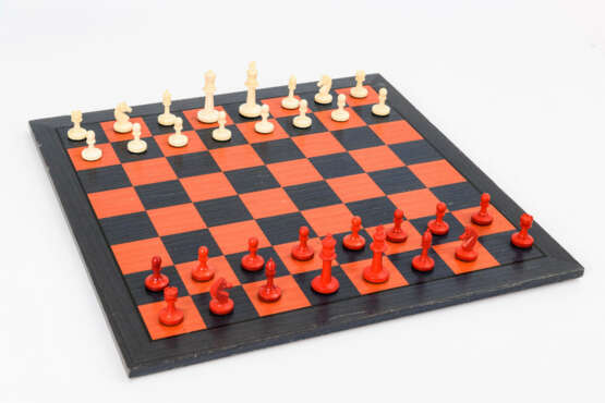 Bein-Schachspiel mit Spielbrett - photo 1