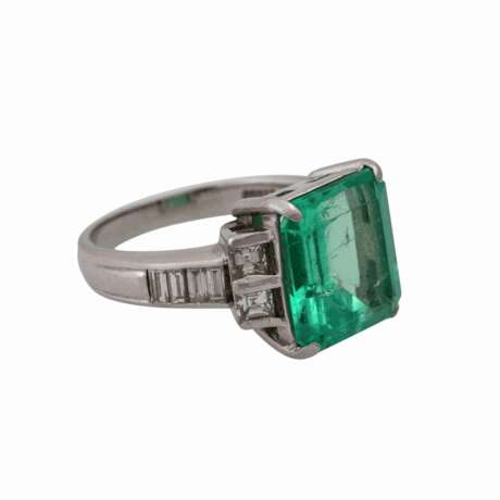 Ring mit Smaragd, ca. 5,29 ct und Diamanten - Foto 1