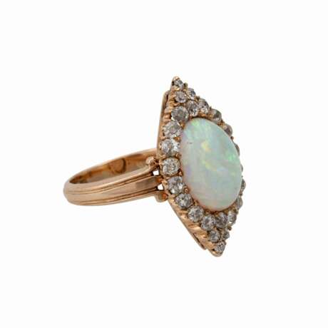 Ring mit ovalem Opalcabochon und Altschliffdiamanten - Foto 1