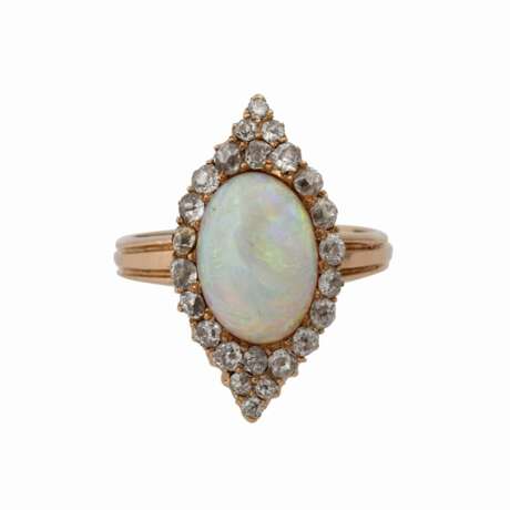 Ring mit ovalem Opalcabochon und Altschliffdiamanten - фото 2