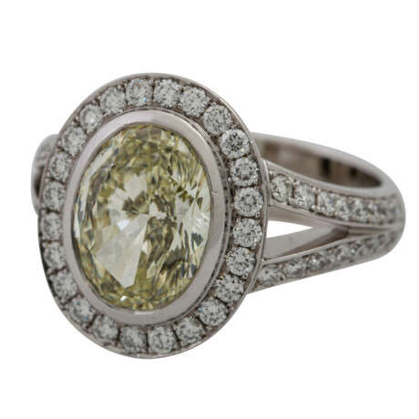 Ring mit ovalem Brillant ca. 3,3 ct, - Foto 5