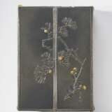 A SOFT-METAL-INLAID SHIBUICHI AND SILVER BOX AND COVER - фото 1