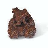 A CARVED WOOD SCULPTURE OF TOADS - photo 4