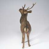A CARVED WOOD SCULPTURE OF A DEER - фото 3