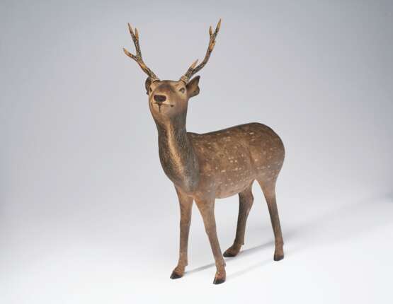 A CARVED WOOD SCULPTURE OF A DEER - фото 4