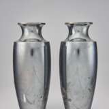 A PAIR OF SILVER PRESENTATION VASES - Foto 2