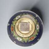 A CLOISONN&#201; ENAMEL VASE AND COVER - фото 4