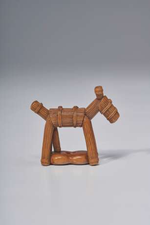 A CARVED WOOD SCULPTURE OF A STRAW HORSE - photo 2