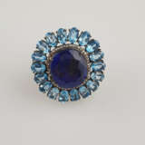 Topas-Saphir-Ring- 925er Silber, Ringkopf besetzt mit blauem Saphir 16.6ct, umgeben von winzigen Diamanten (zus.0,4ct) und blauen Topasen, Ring Größe 56, Gewicht ca. 15,4g - photo 1