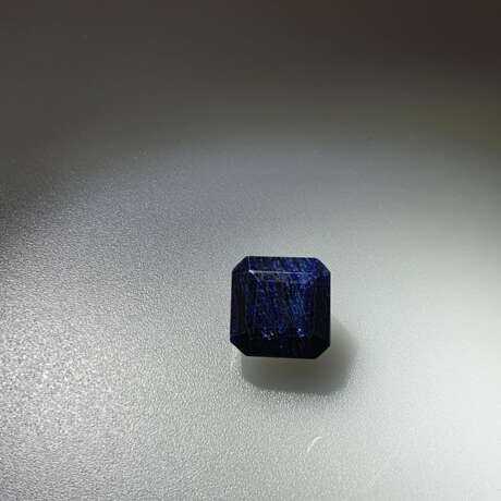Blauer Saphir- achteckig facettiert, 10,60 ct, lose, mit Zertifikat - фото 5