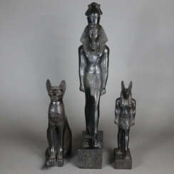 Drei Repliken nach ägyptischen Originalen