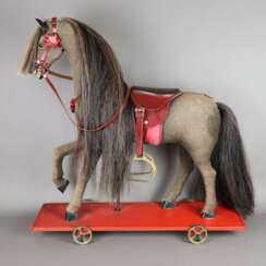 Antikes Spielzeug-Pferd