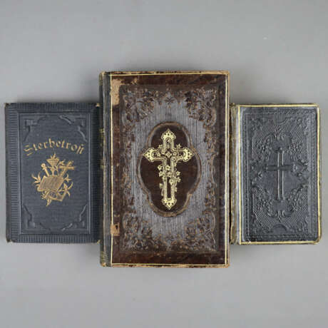 Drei religiöse Bücher - фото 1