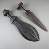 Zwei zentralafrikanische Dolche/Kurzschwerter - photo 1
