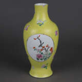 Gelbgrund-Vase - Foto 1