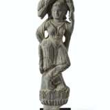 A GRAY SCHIST FIGURE OF A YAKSHI - фото 1