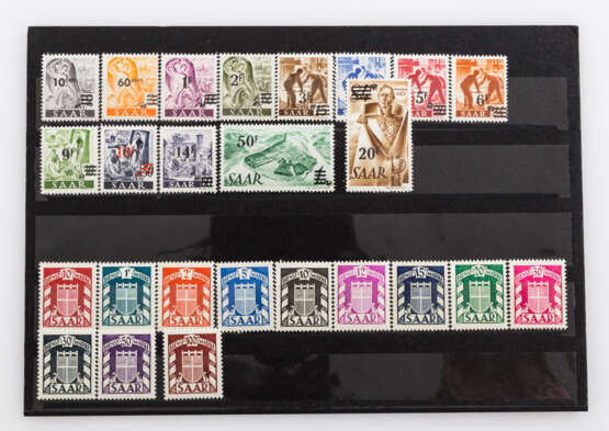 Saargebiet / Saarland - aus 1929 - ca. 1955 auf 13 großen Steckkarten mit tadellosen postfrischen Marken und Sätzen, - фото 4