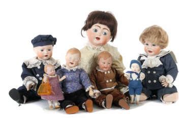 7 Puppen-Repliken ca. 1990er Jahre