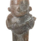 Figurengefäß ''Krieger mit Keule'' Peru - Foto 1