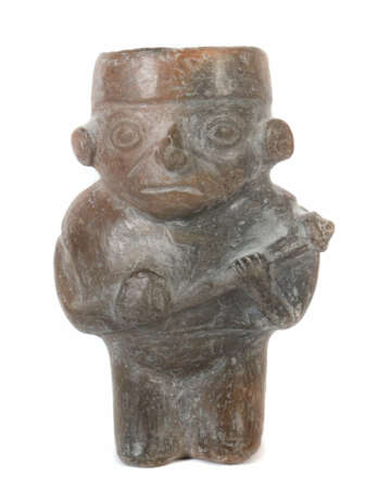Figurengefäß ''Krieger mit Keule'' Peru - фото 1