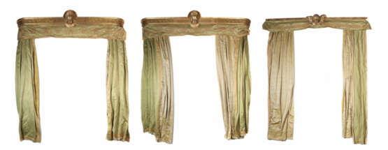 Drei Vorhangblenden mit Vorhängen 19. Jahrhundert - photo 1