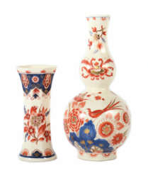 Calabash and funnel vase Delft