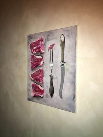 Design Gemälde „Fleisch, Gabel, Messer“, Leinwand, Ölfarbe, Stillleben, Russland, 2021 - Foto 3