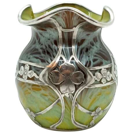 Loetz Art Nouveau Vase Phenomenon Carrageen with Silver Overlay, 1905 “Loetz Art Nouveau Vase Phenomenon Carrageen with Silver Overlay, 1905”, Loetz, Loetz Austria, Colored glass, Austria, 1905 - photo 4