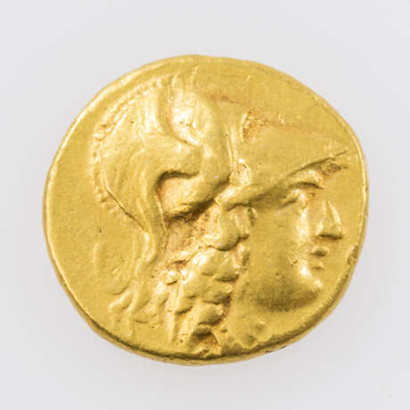 Königreich Makedonien / Gold - Goldstater ca. 325 v.Chr., Alexander III., Avers: Athenakopf n.r., - фото 1